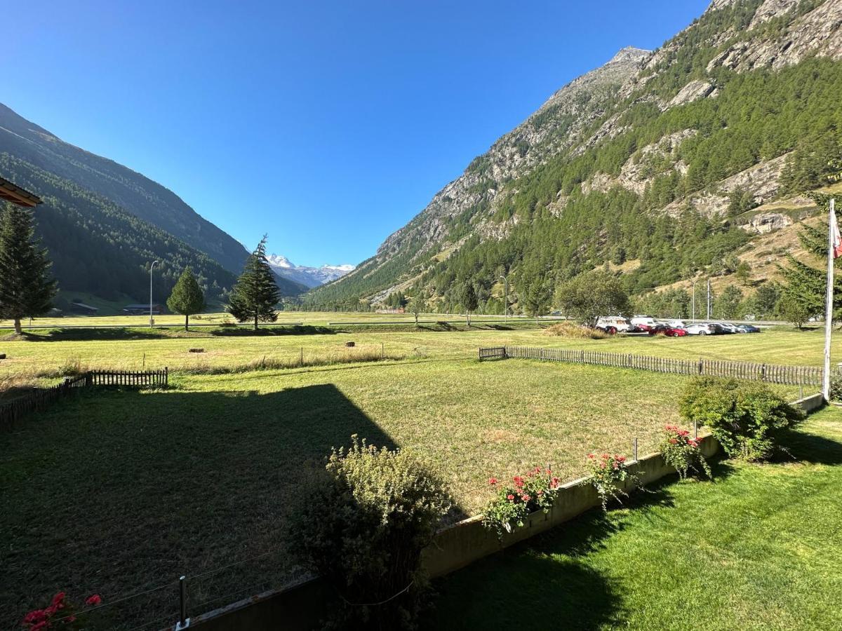 Enjoy The View Close To Zermatt With Parking *